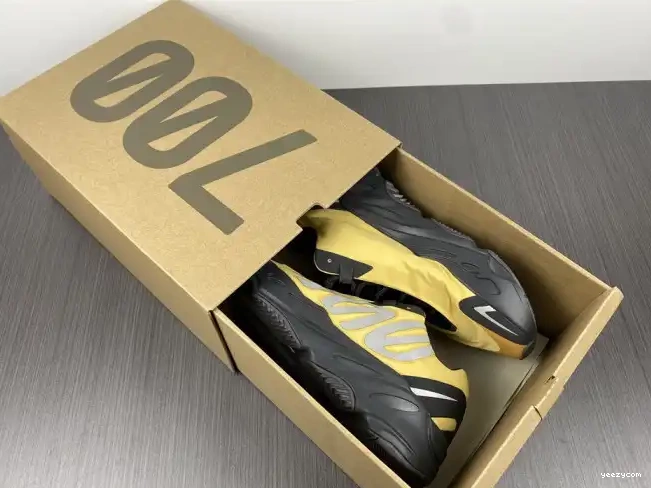 Yeezy GZ0717 Flux' 700 Boost MNVN 'Honey 0504